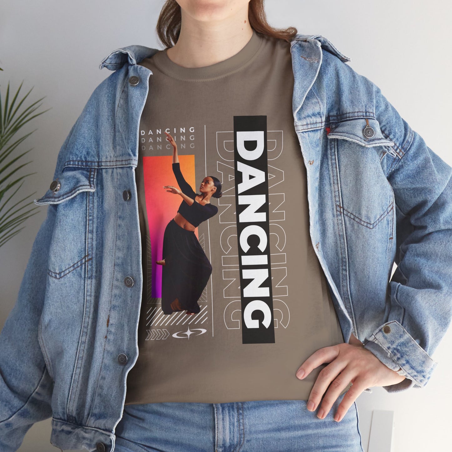 “Dancing” Streetwear-Inspired Female Dancer Unisex Heavy Cotton Tee – Urban Dance Graphic T-Shirt for Performers and Dance Lovers