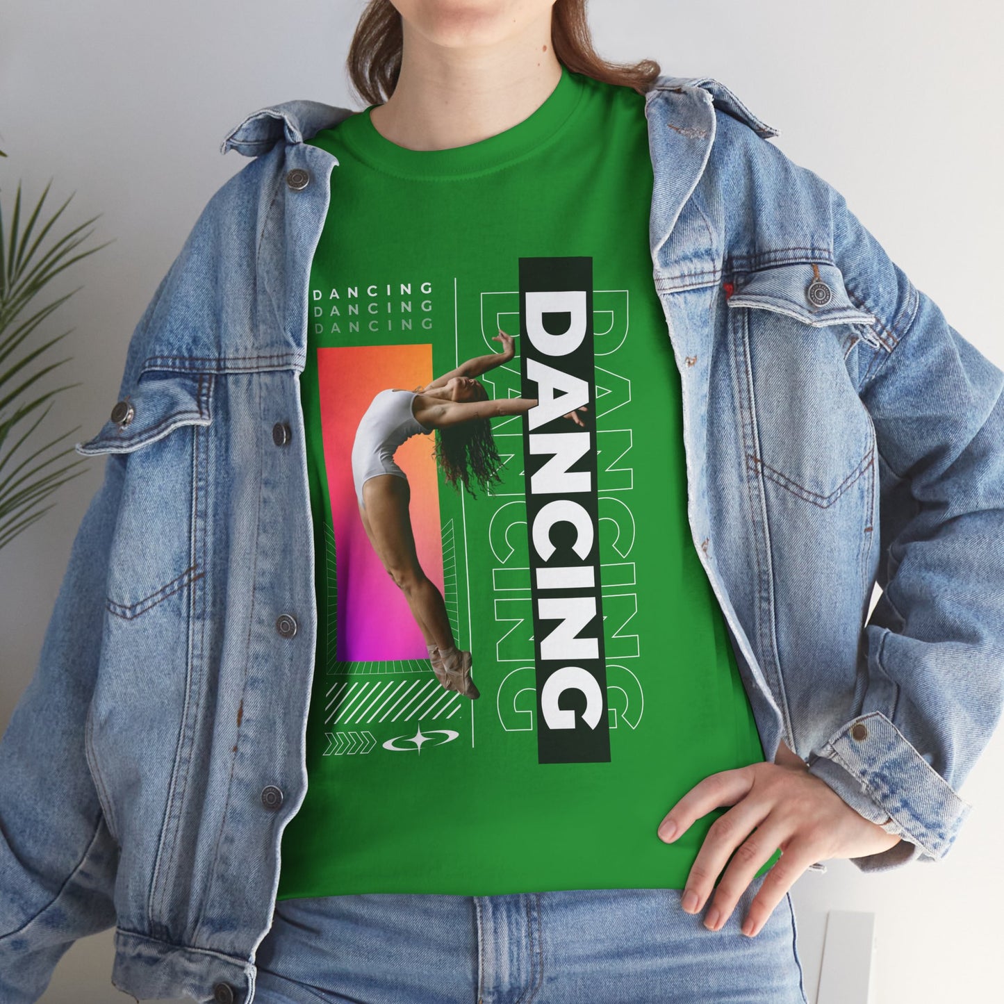“Dancing” Streetwear-Inspired Female Dancer Unisex Heavy Cotton Tee – Urban Dance Graphic T-Shirt for Performers and Dance Lovers