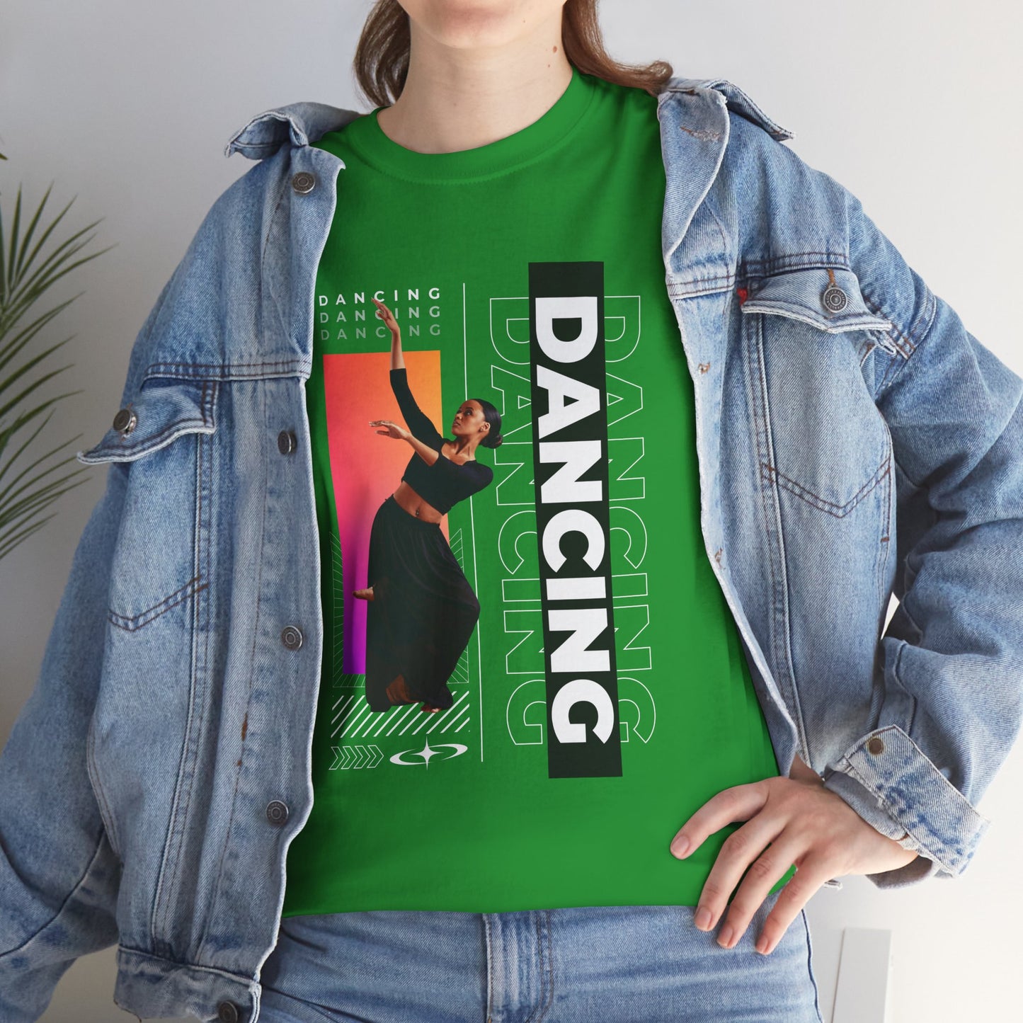 “Dancing” Streetwear-Inspired Female Dancer Unisex Heavy Cotton Tee – Urban Dance Graphic T-Shirt for Performers and Dance Lovers