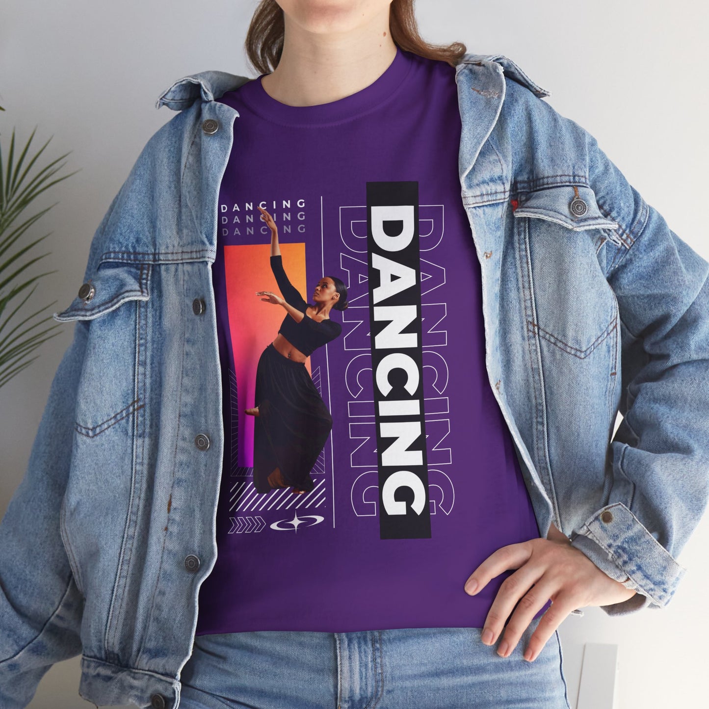 “Dancing” Streetwear-Inspired Female Dancer Unisex Heavy Cotton Tee – Urban Dance Graphic T-Shirt for Performers and Dance Lovers