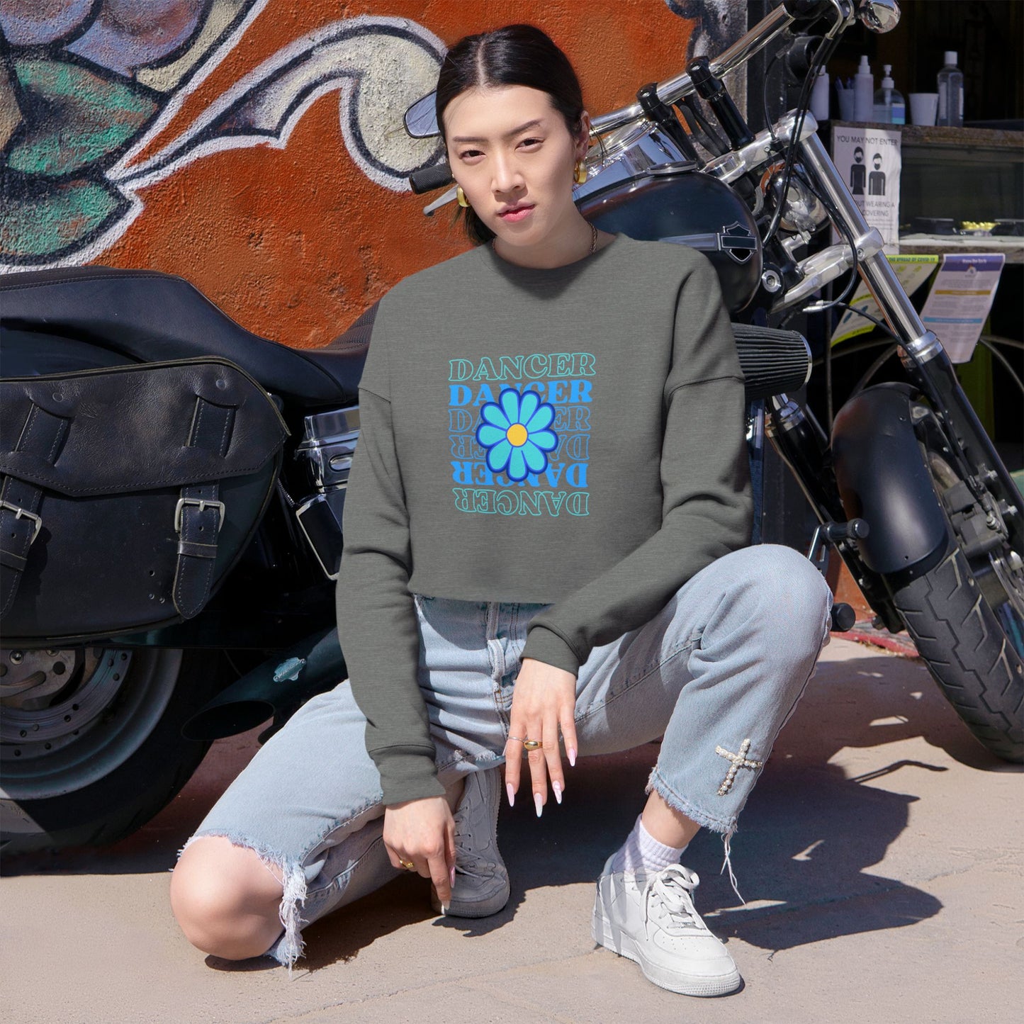 "Dancer" Floral Text Graphic – Women’s Cropped Fleece Sweatshirt