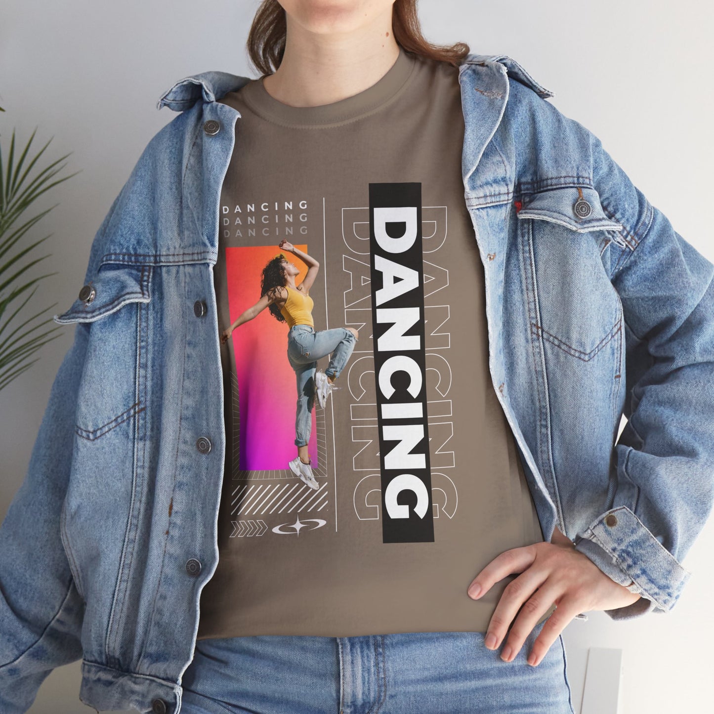 “Dancing” Streetwear-Inspired Female Dancer Unisex Heavy Cotton Tee – Urban Dance Graphic T-Shirt for Performers and Dance Lovers