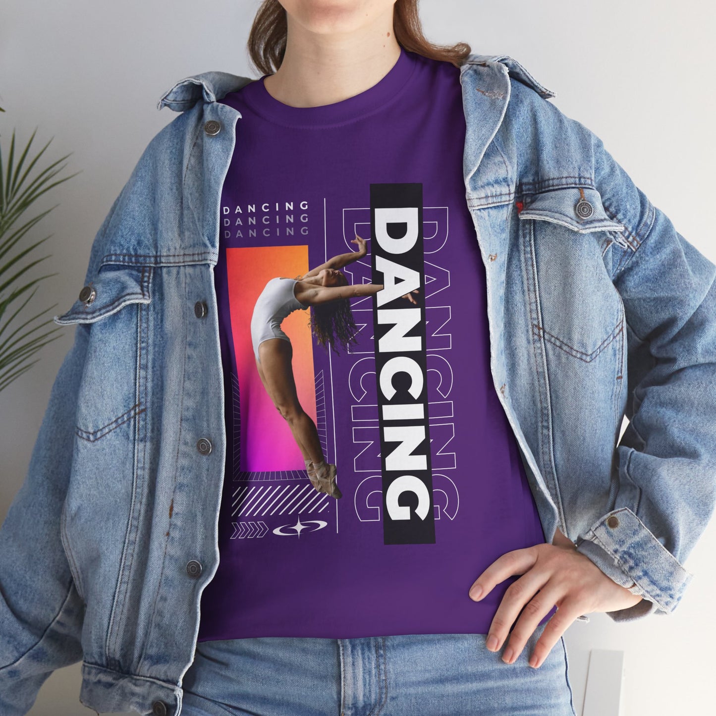 “Dancing” Streetwear-Inspired Female Dancer Unisex Heavy Cotton Tee – Urban Dance Graphic T-Shirt for Performers and Dance Lovers