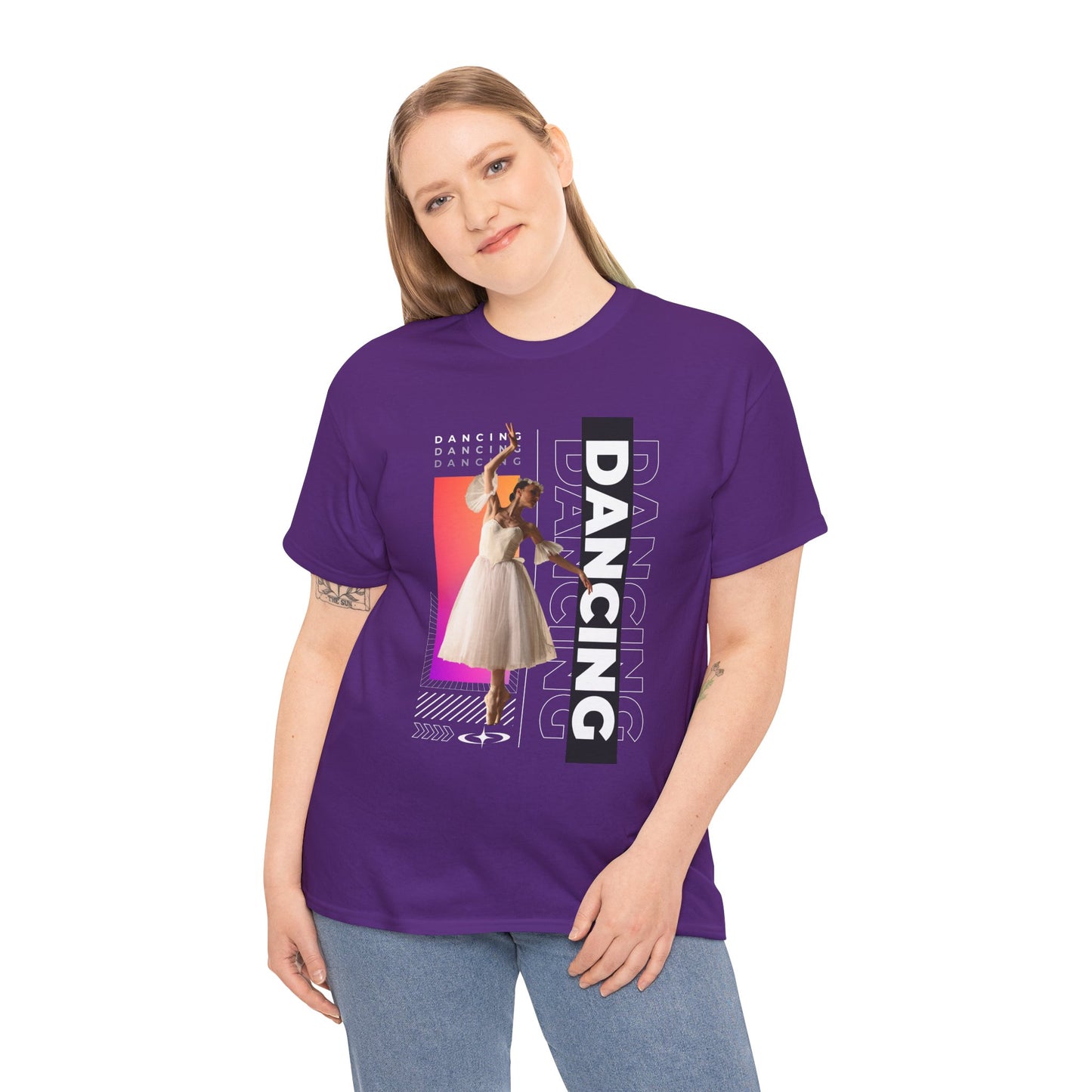 “Dancing” Streetwear-Inspired Female Dancer Unisex Heavy Cotton Tee – Urban Dance Graphic T-Shirt for Performers and Dance Lovers