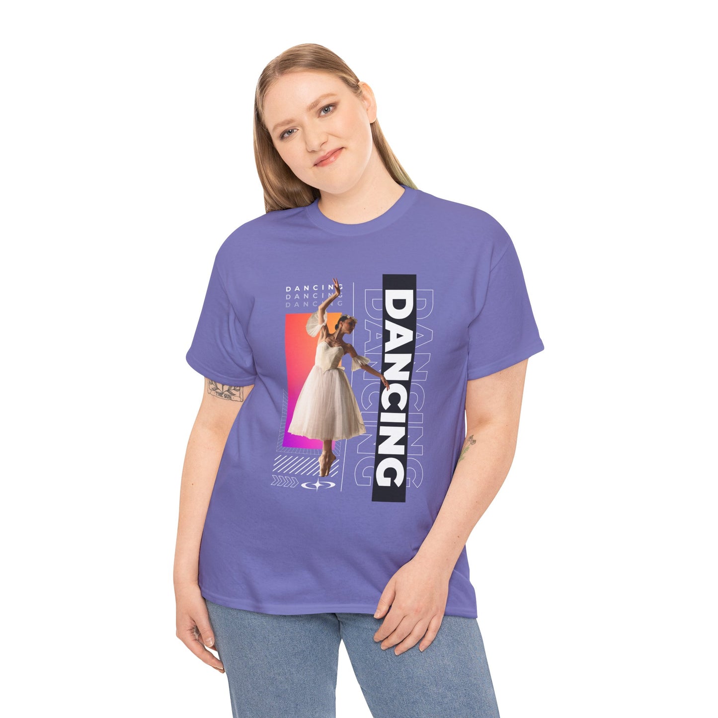 “Dancing” Streetwear-Inspired Female Dancer Unisex Heavy Cotton Tee – Urban Dance Graphic T-Shirt for Performers and Dance Lovers