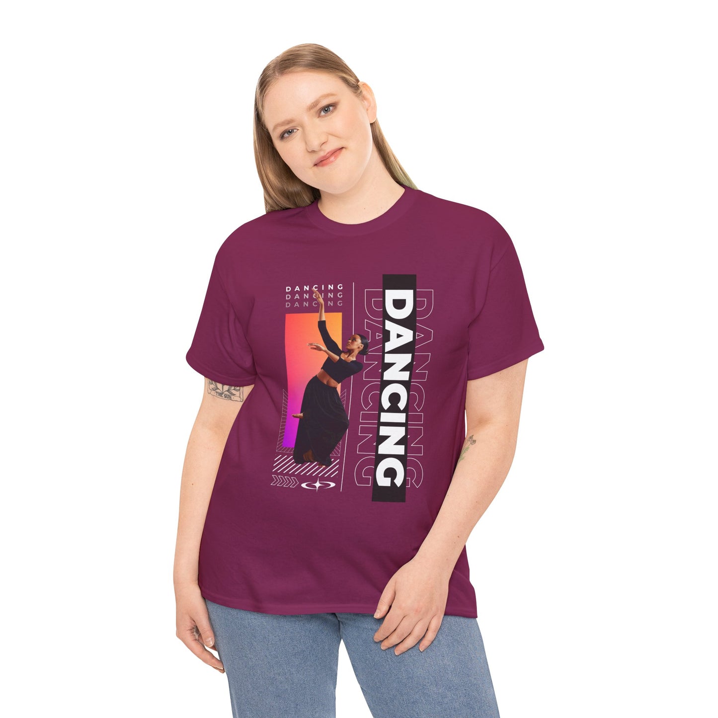 “Dancing” Streetwear-Inspired Female Dancer Unisex Heavy Cotton Tee – Urban Dance Graphic T-Shirt for Performers and Dance Lovers