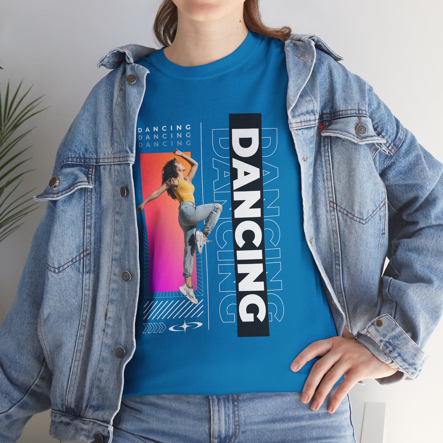 “Dancing” Streetwear-Inspired Female Dancer Unisex Heavy Cotton Tee – Urban Dance Graphic T-Shirt for Performers and Dance Lovers