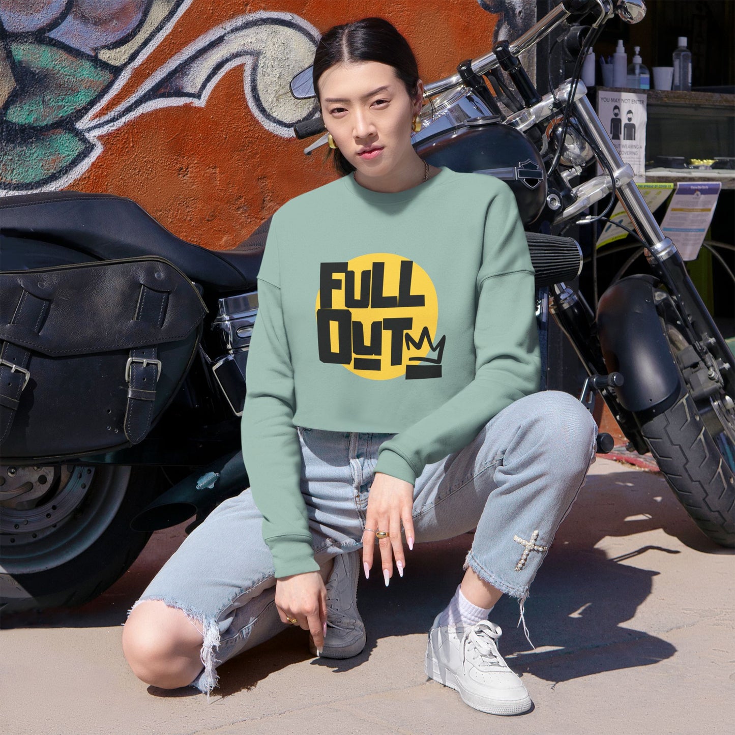 "Full Out" Women’s Cropped Dance Sweatshirt – Streetwear-Inspired Graphic | Bold Urban Style for Dancers & Performers