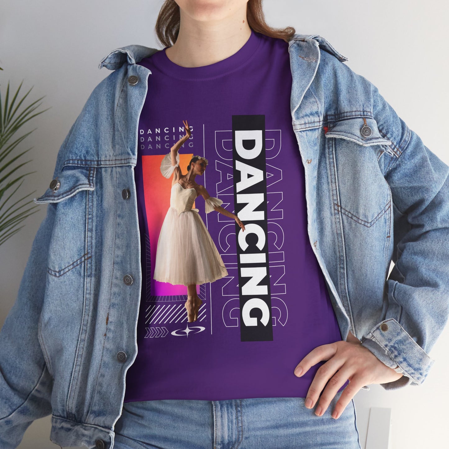 “Dancing” Streetwear-Inspired Female Dancer Unisex Heavy Cotton Tee – Urban Dance Graphic T-Shirt for Performers and Dance Lovers