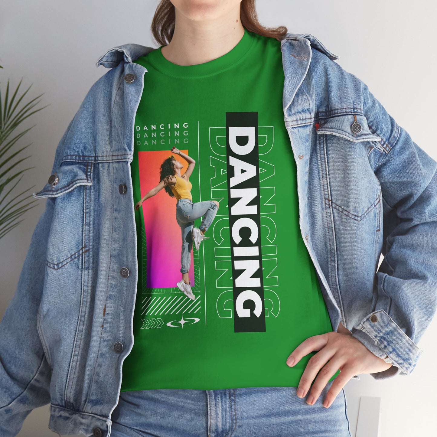 “Dancing” Streetwear-Inspired Female Dancer Unisex Heavy Cotton Tee – Urban Dance Graphic T-Shirt for Performers and Dance Lovers