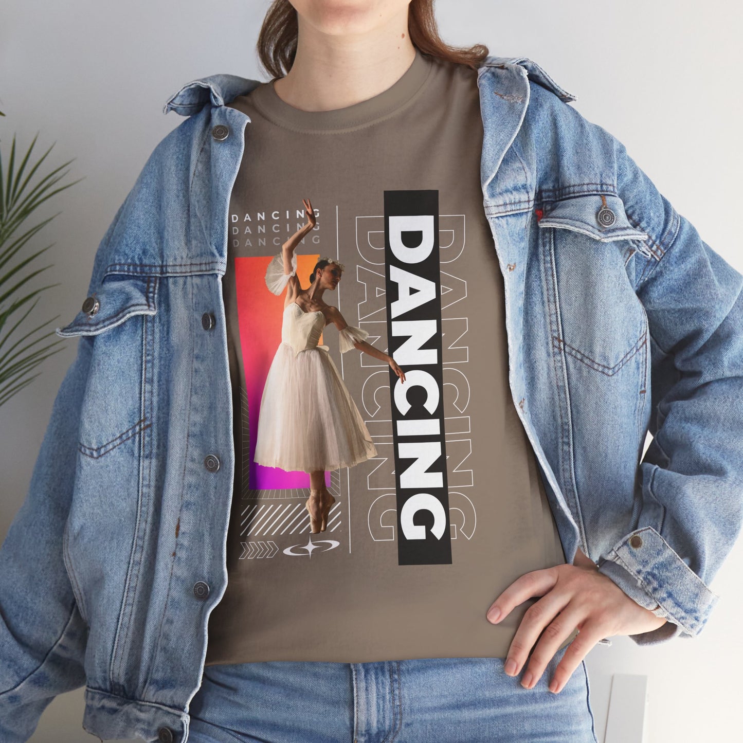 “Dancing” Streetwear-Inspired Female Dancer Unisex Heavy Cotton Tee – Urban Dance Graphic T-Shirt for Performers and Dance Lovers