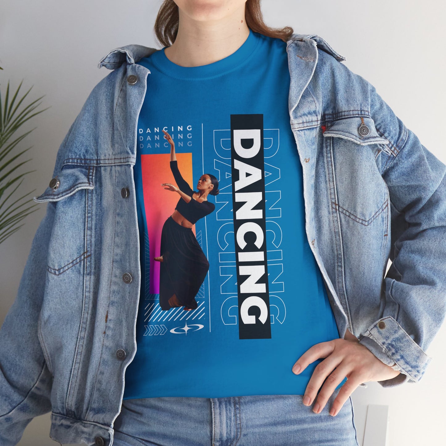 “Dancing” Streetwear-Inspired Female Dancer Unisex Heavy Cotton Tee – Urban Dance Graphic T-Shirt for Performers and Dance Lovers
