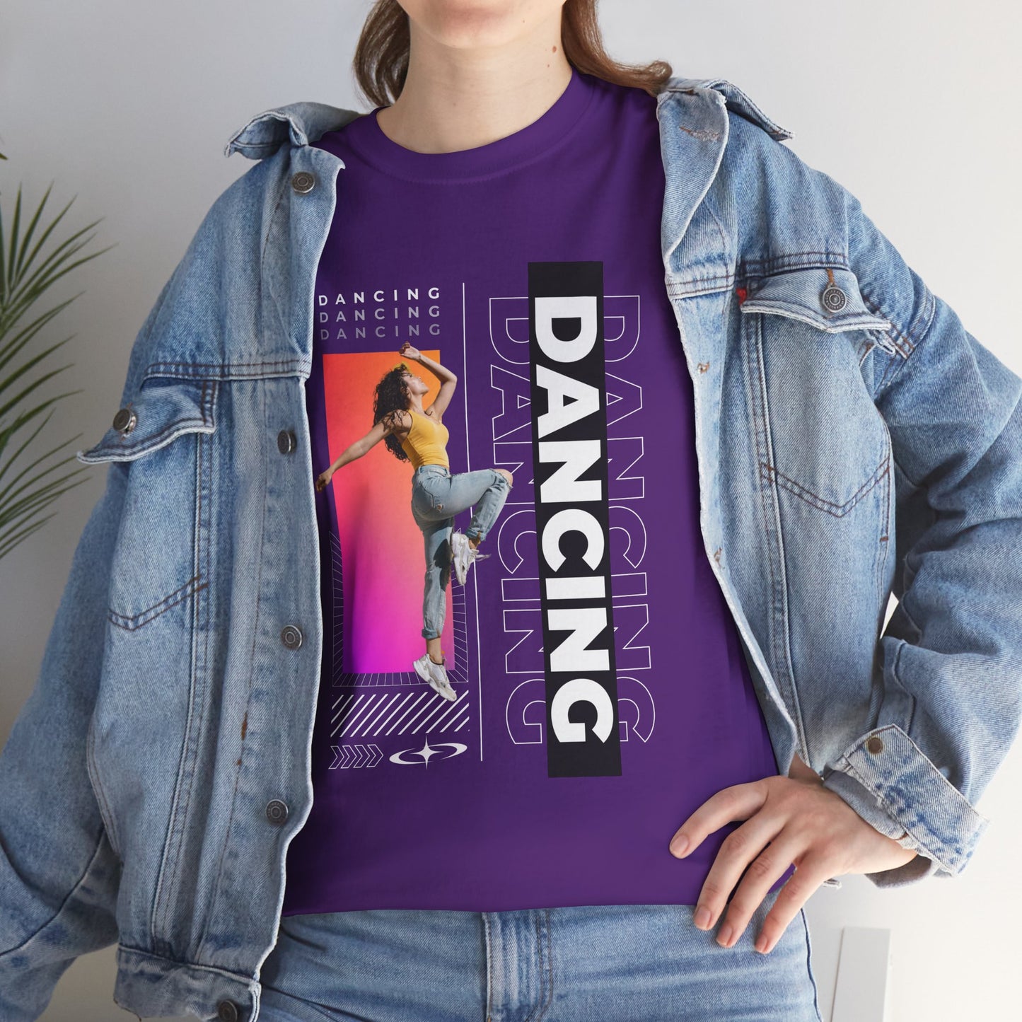 “Dancing” Streetwear-Inspired Female Dancer Unisex Heavy Cotton Tee – Urban Dance Graphic T-Shirt for Performers and Dance Lovers