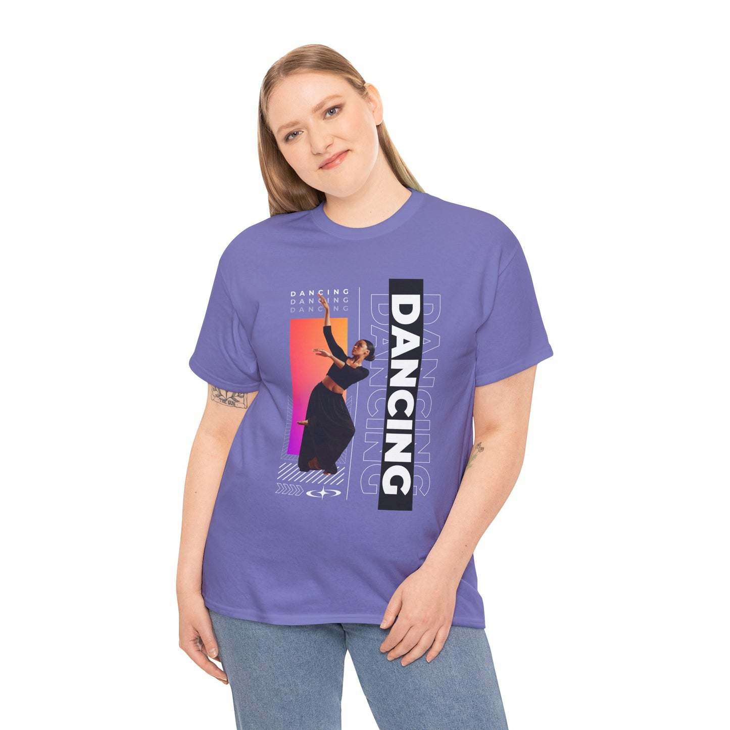 “Dancing” Streetwear-Inspired Female Dancer Unisex Heavy Cotton Tee – Urban Dance Graphic T-Shirt for Performers and Dance Lovers