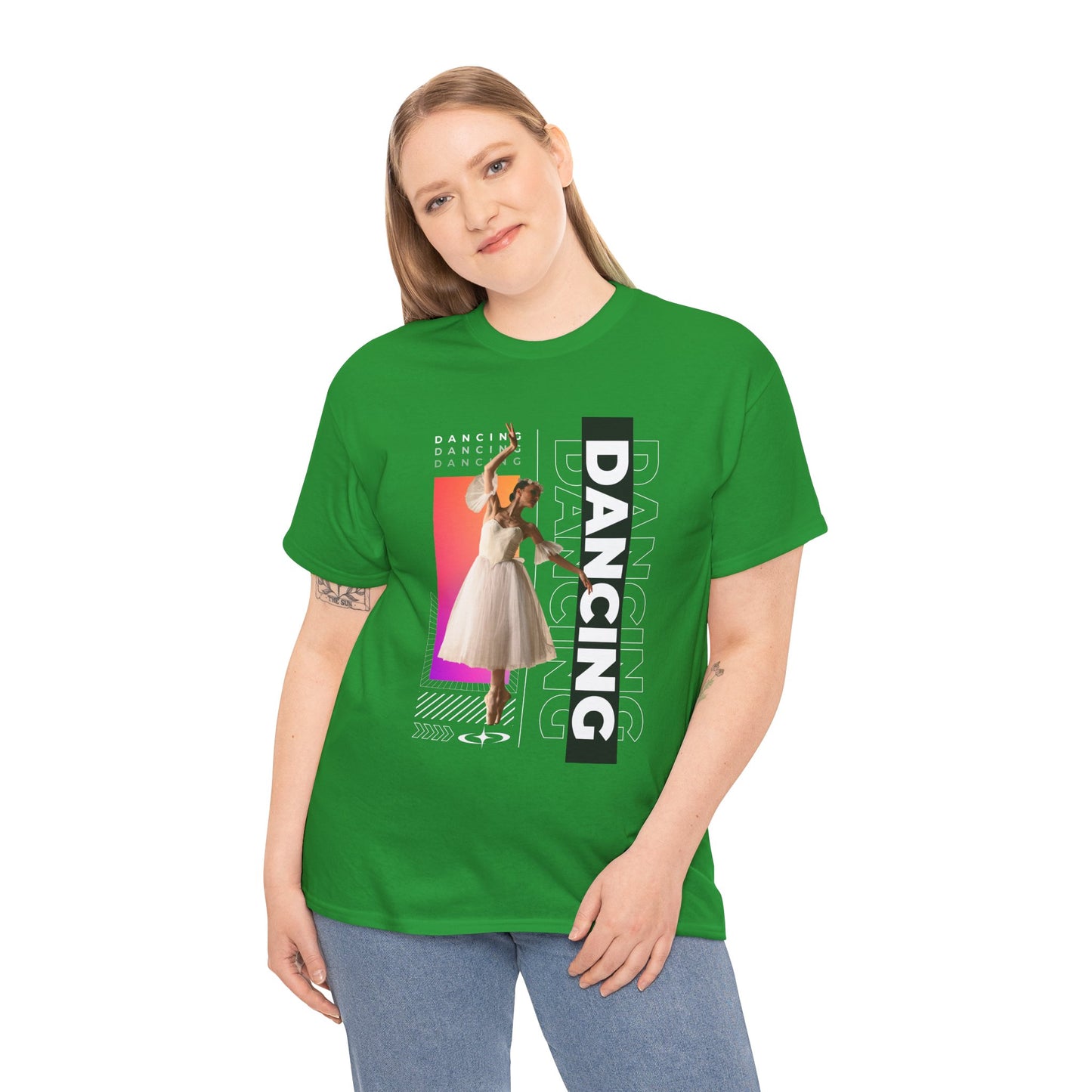 “Dancing” Streetwear-Inspired Female Dancer Unisex Heavy Cotton Tee – Urban Dance Graphic T-Shirt for Performers and Dance Lovers