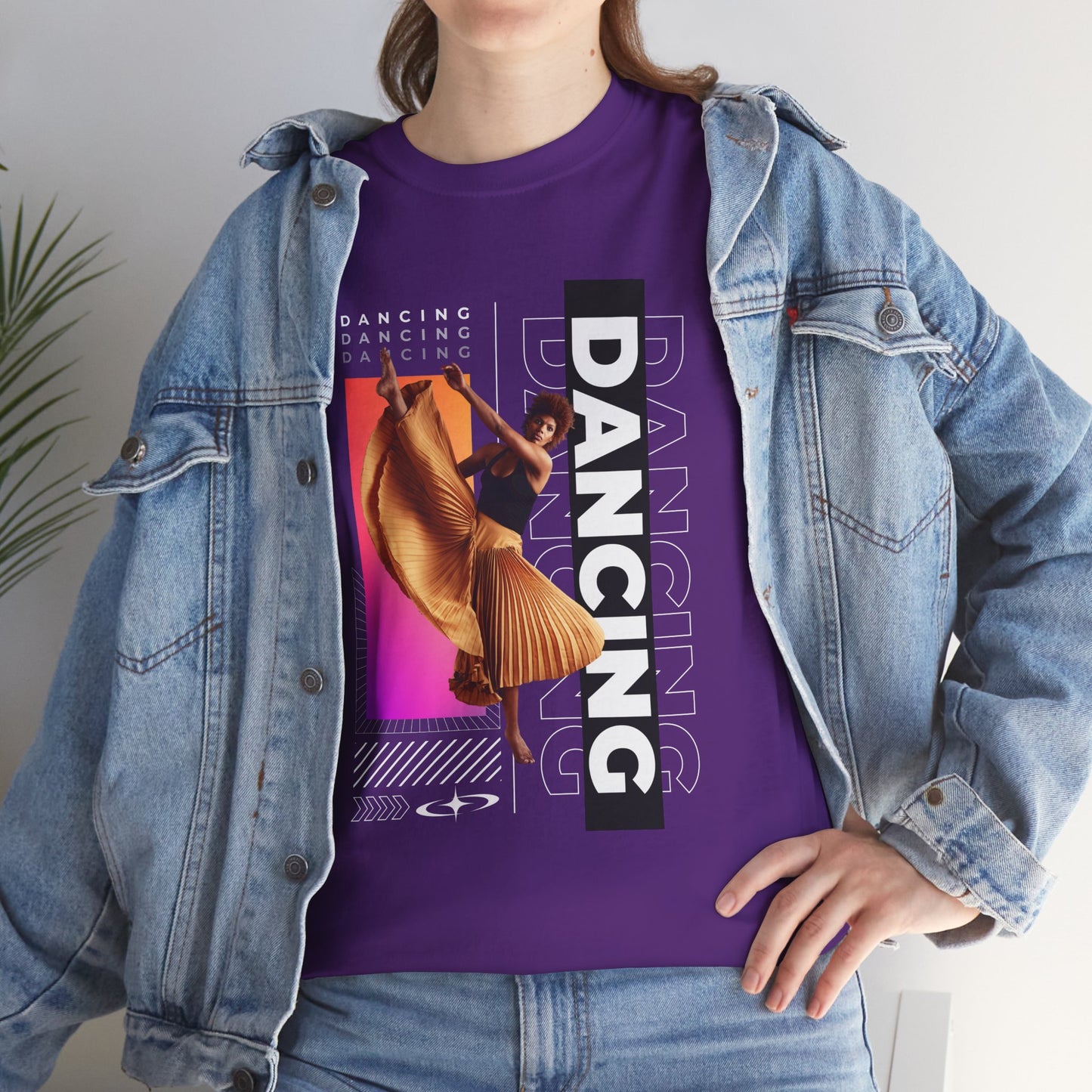 “Dancing” Streetwear-Inspired Female Dancer Unisex Heavy Cotton Tee – Urban Dance Graphic T-Shirt for Performers and Dance Lovers