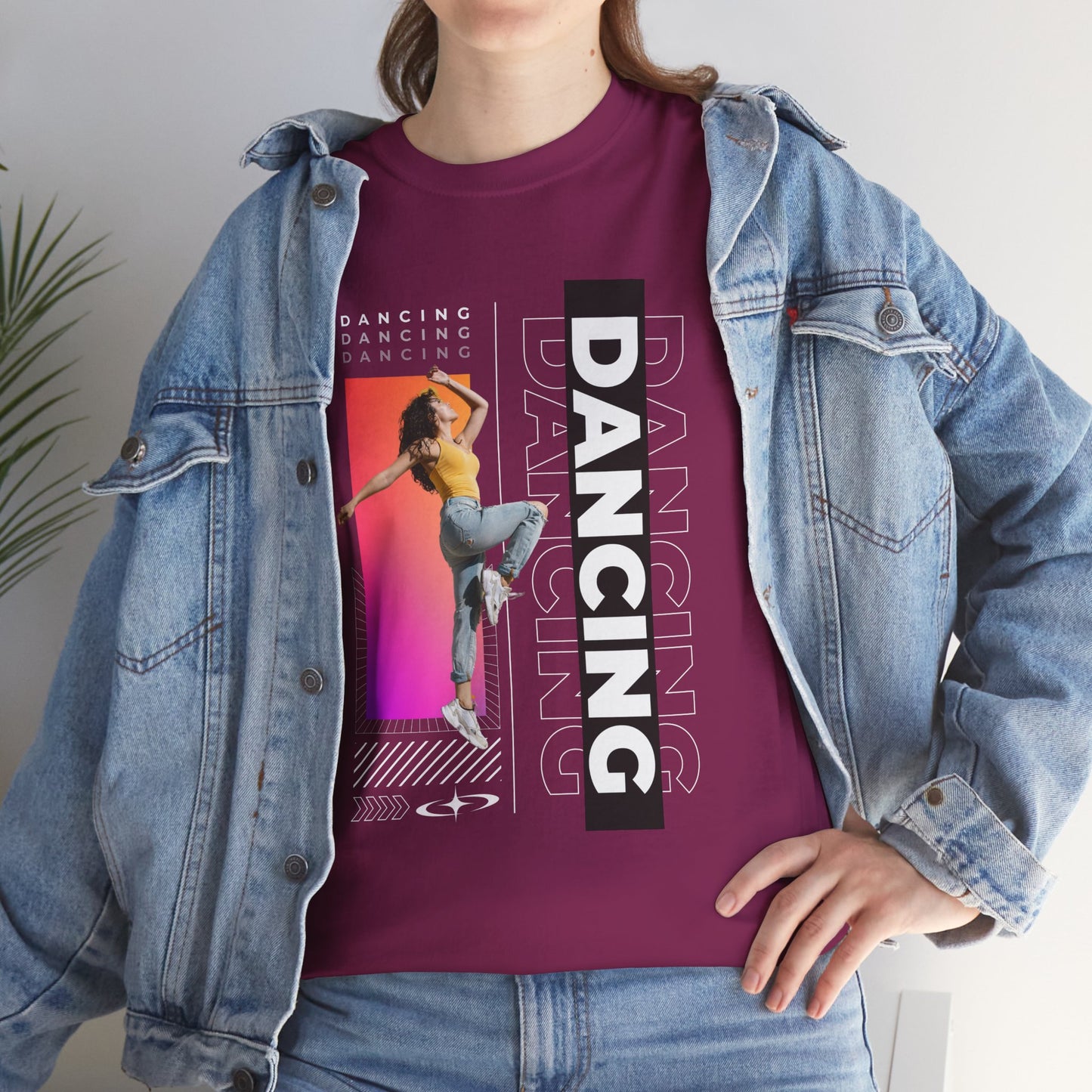 “Dancing” Streetwear-Inspired Female Dancer Unisex Heavy Cotton Tee – Urban Dance Graphic T-Shirt for Performers and Dance Lovers