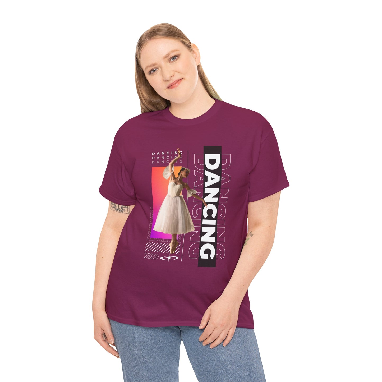 “Dancing” Streetwear-Inspired Female Dancer Unisex Heavy Cotton Tee – Urban Dance Graphic T-Shirt for Performers and Dance Lovers