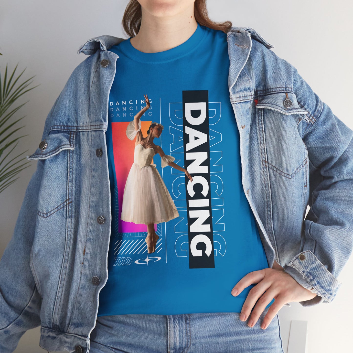 “Dancing” Streetwear-Inspired Female Dancer Unisex Heavy Cotton Tee – Urban Dance Graphic T-Shirt for Performers and Dance Lovers