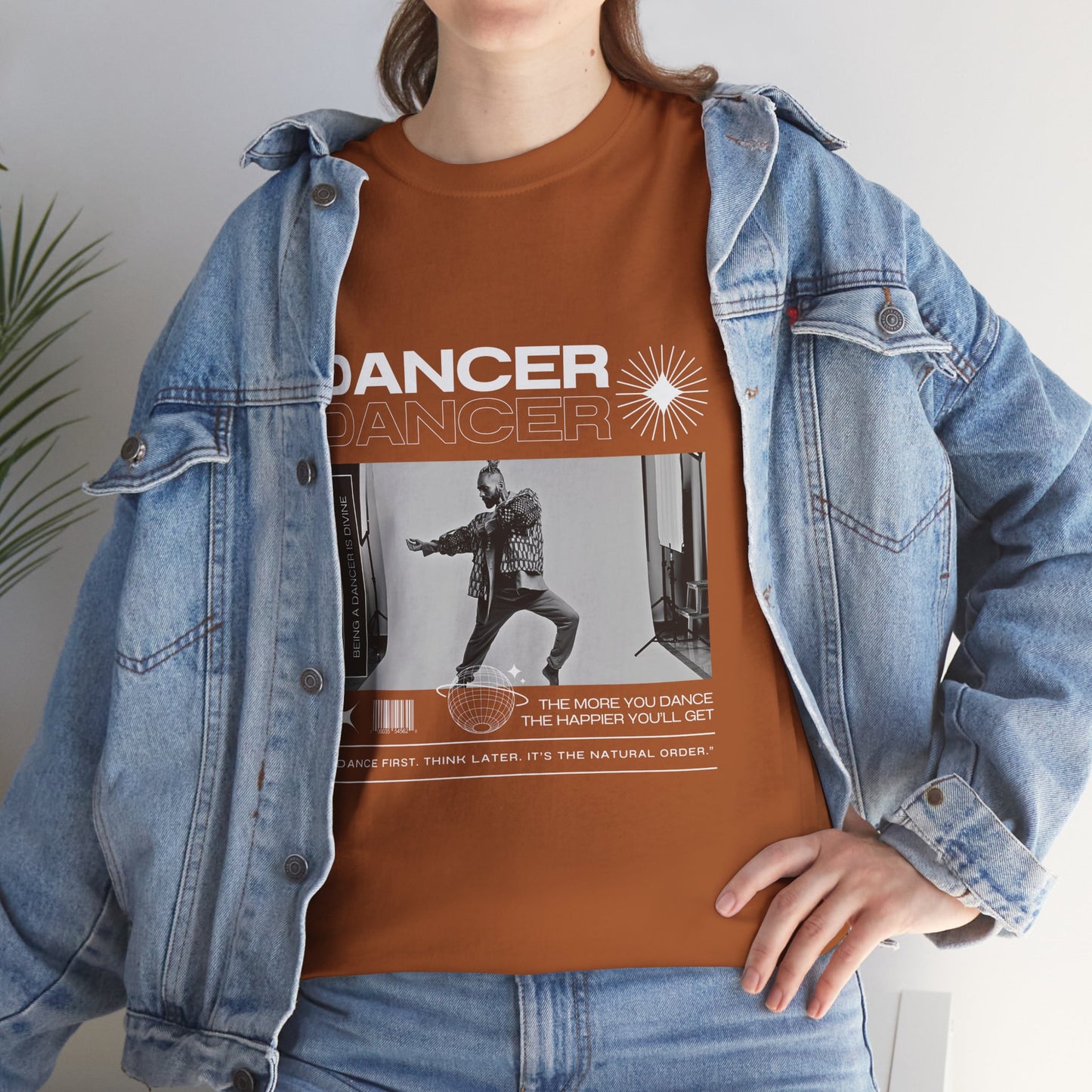 "Dancer "Jazz Pose Unisex Heavy Cotton Tee – Streetwear-Inspired Jazz Dance Graphic T-Shirt for Performers