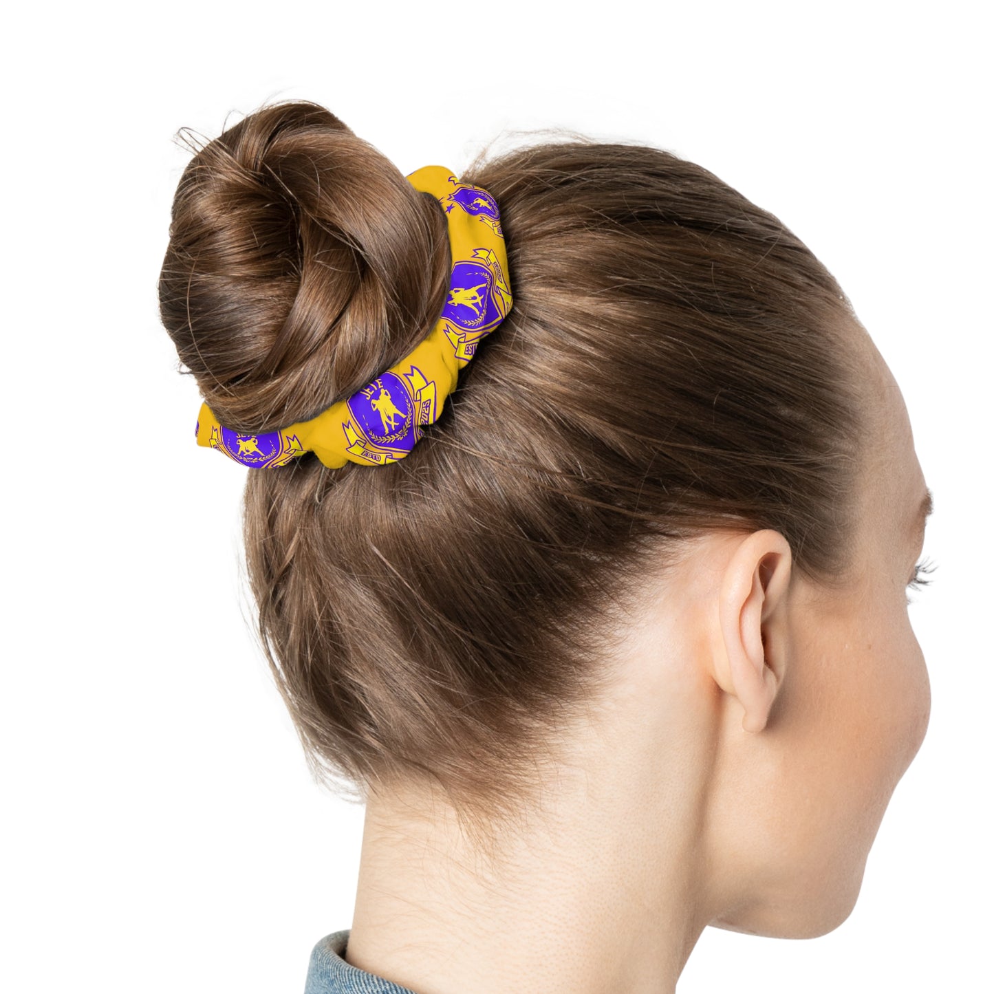 “Jeté Dance Gear” Scrunchie – Collegiate-Inspired Dance Team Hair Accessory for Dancers