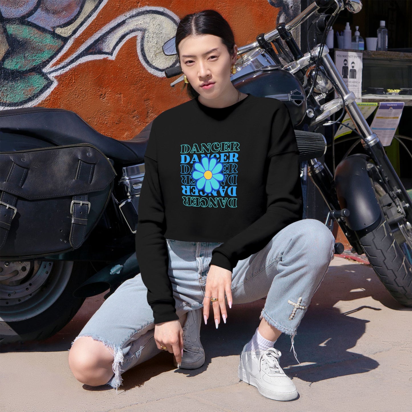"Dancer" Floral Text Graphic – Women’s Cropped Fleece Sweatshirt